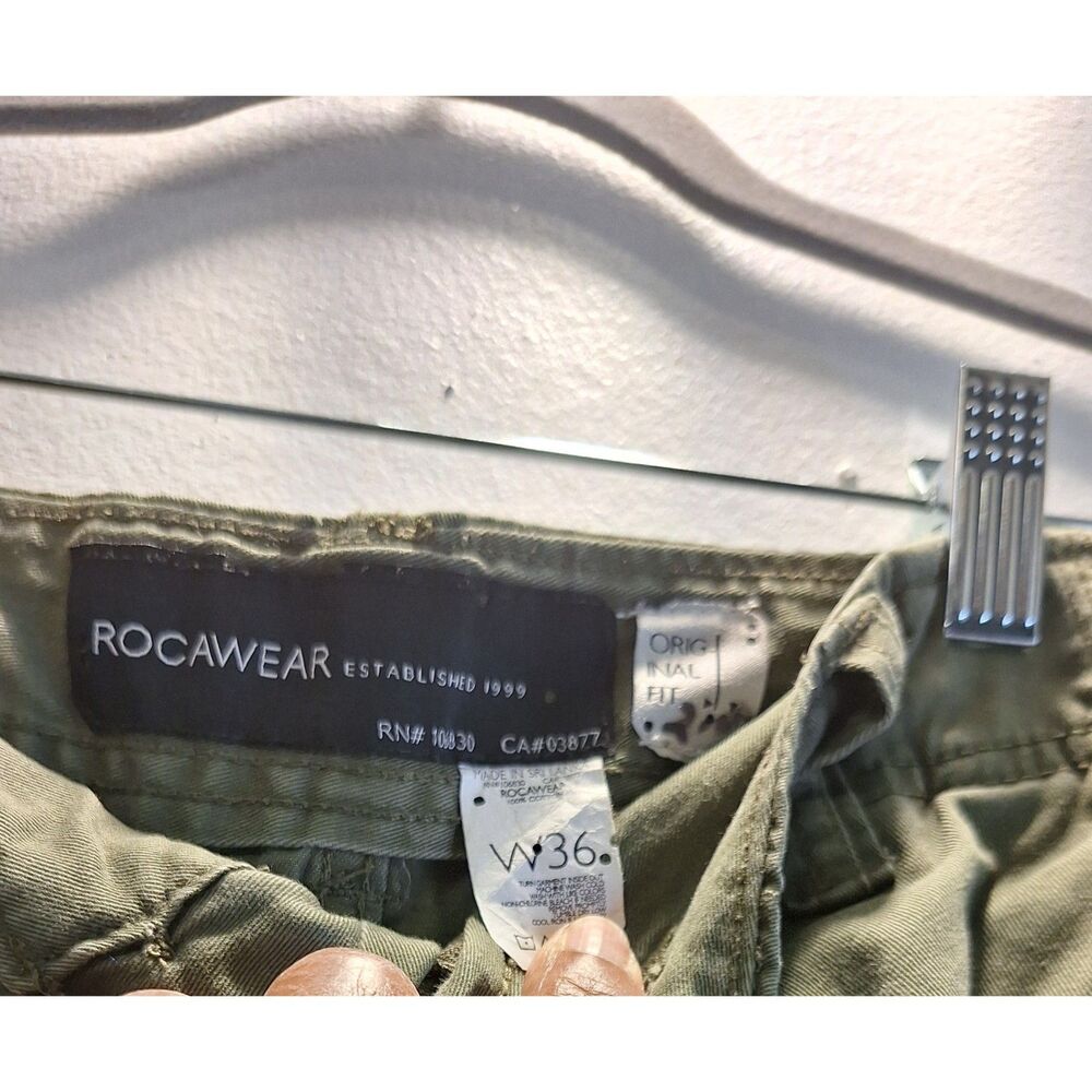VINTAGE ROCAWEAR ORIGINAL FIT LONG LENGTH RELAXED ARMY GREEN CARGO SHORTS MEN 36